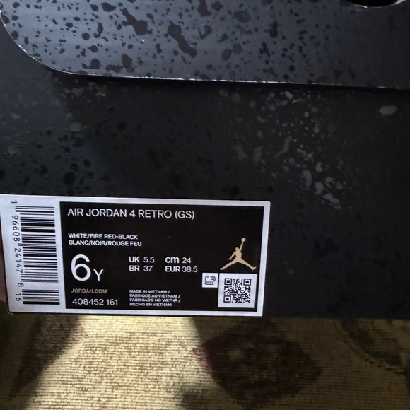 Jordan 4 - Picture 2 of 4